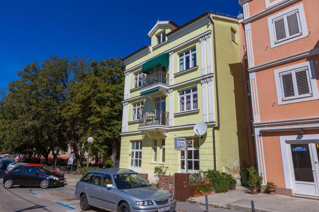 Apartments Villa Katarina Selce Eksteriør billede
